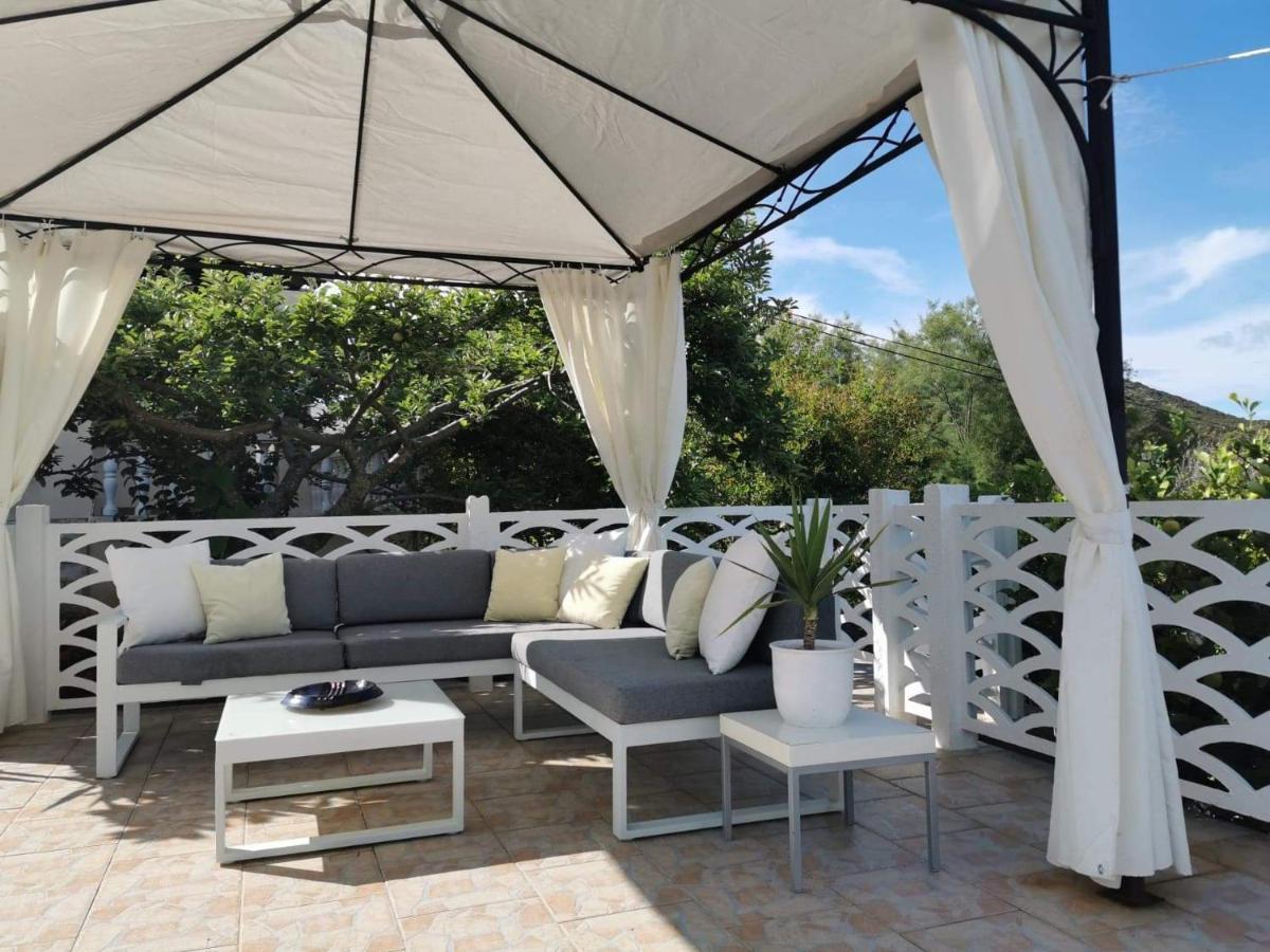 Adorable Summer House By The Sea Zapuntel Bagian luar foto